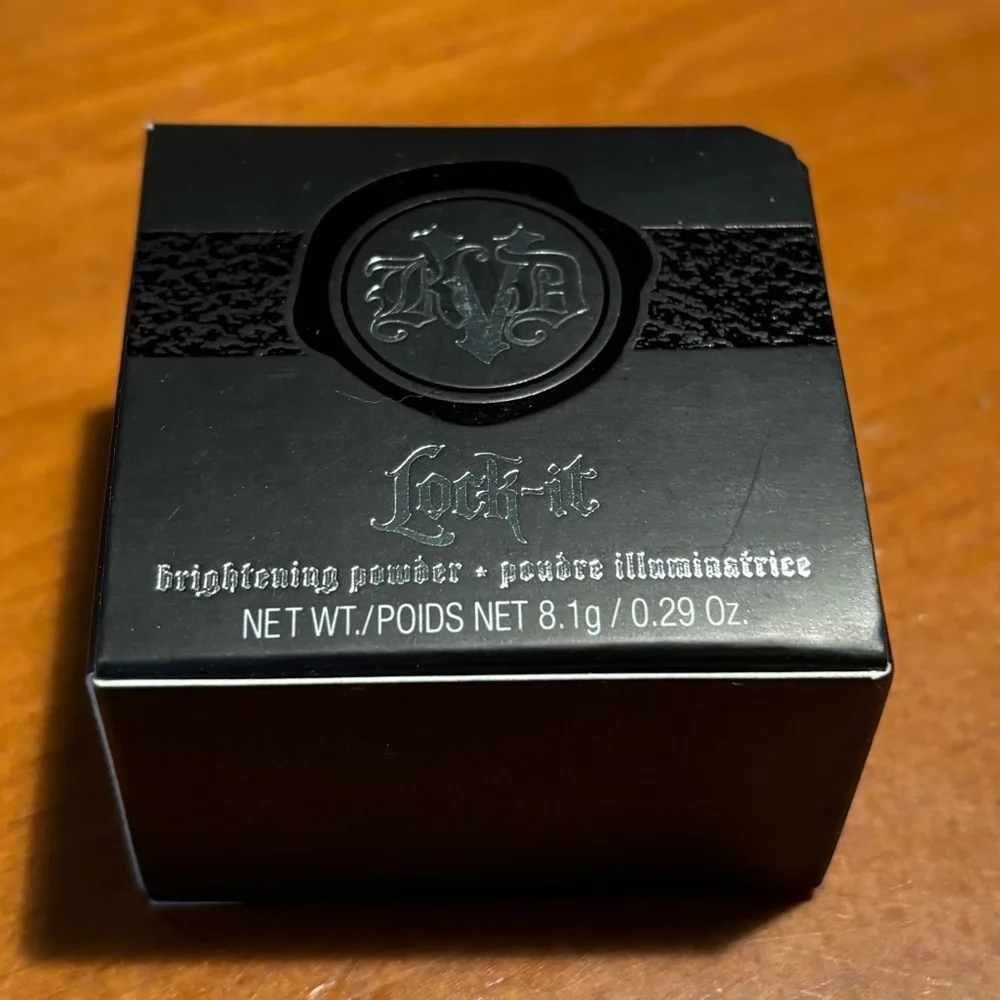 Kat Von D Lock It Brightening Powder